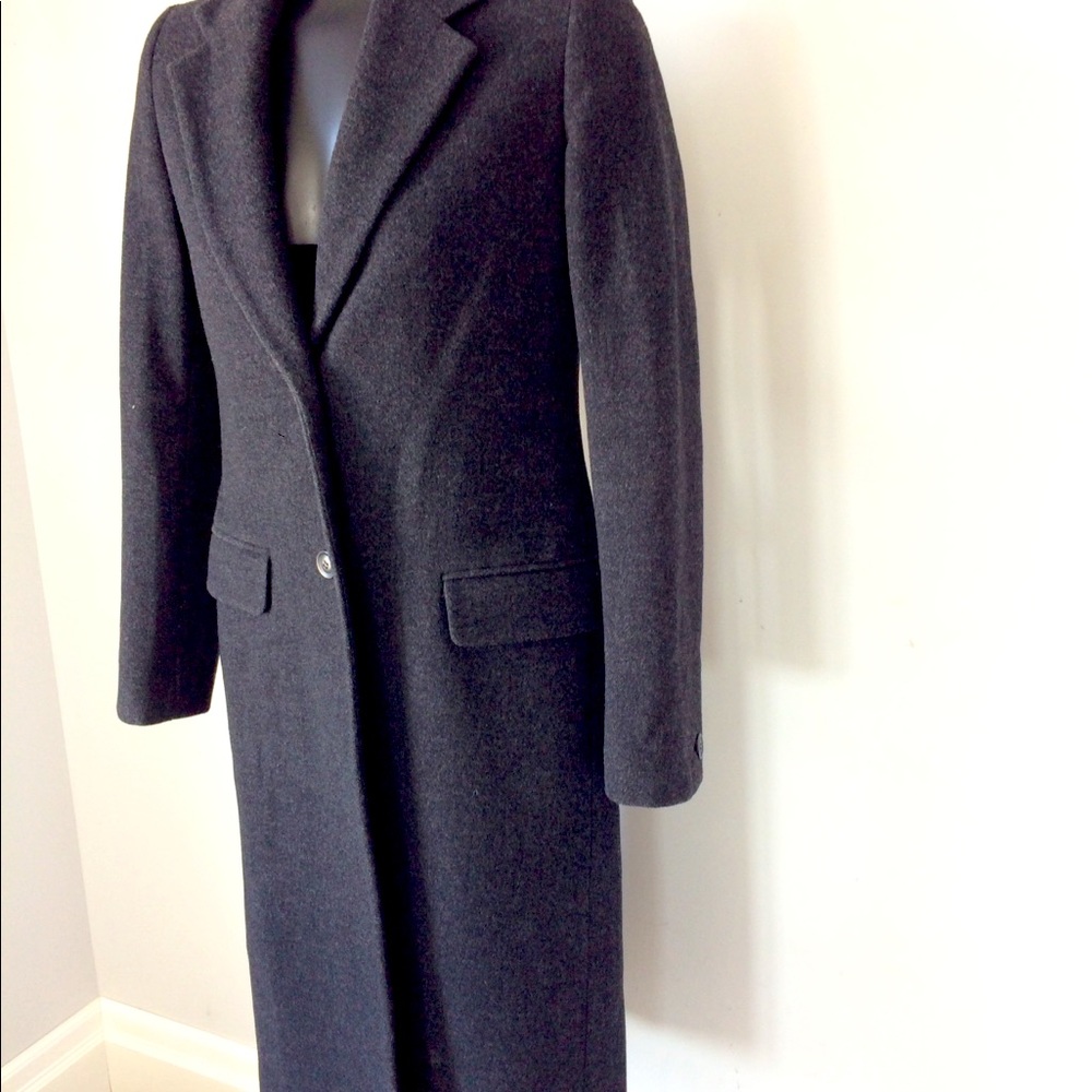 Coat, flattering